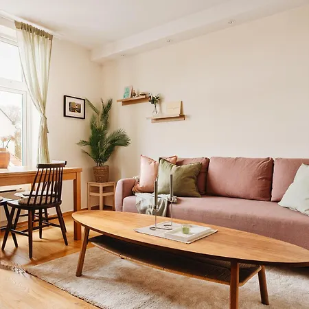 Unique Apartment-romantic Street-easy Check-in برغن
